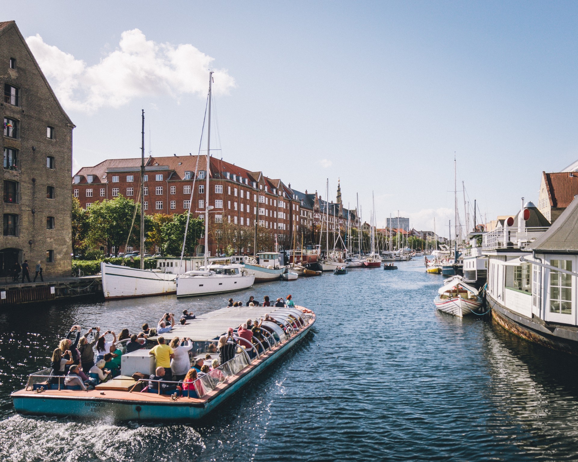 Den typiske turist i hovedstaden er nu fra nærmarkederne og Danmark. (Arkivfoto: Kristijan Arsov)