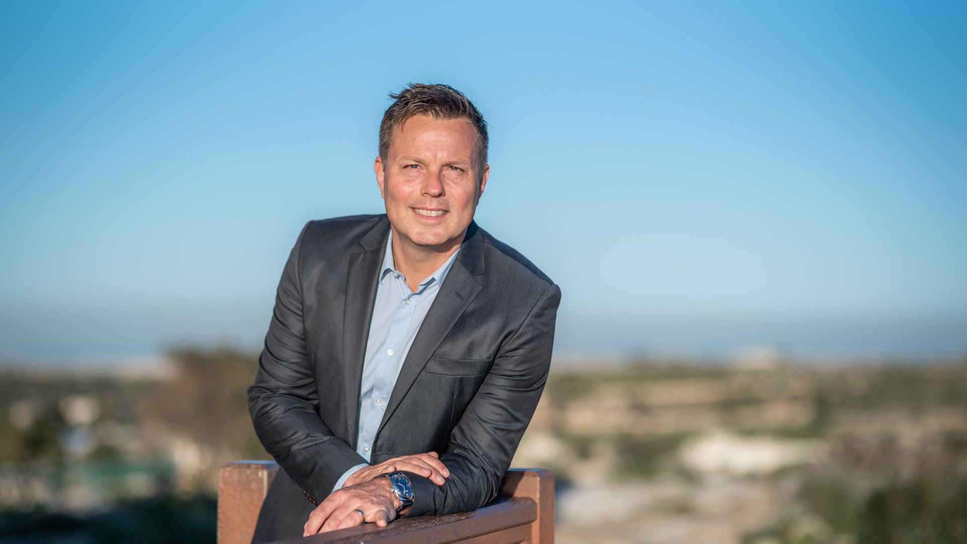 Martin Ebmark, Zleep Hotel i Billund, mangler 45 medarbejdere. Nu arrangerer hotellet sin egen jobmesse. (PR-foto: Zleep)