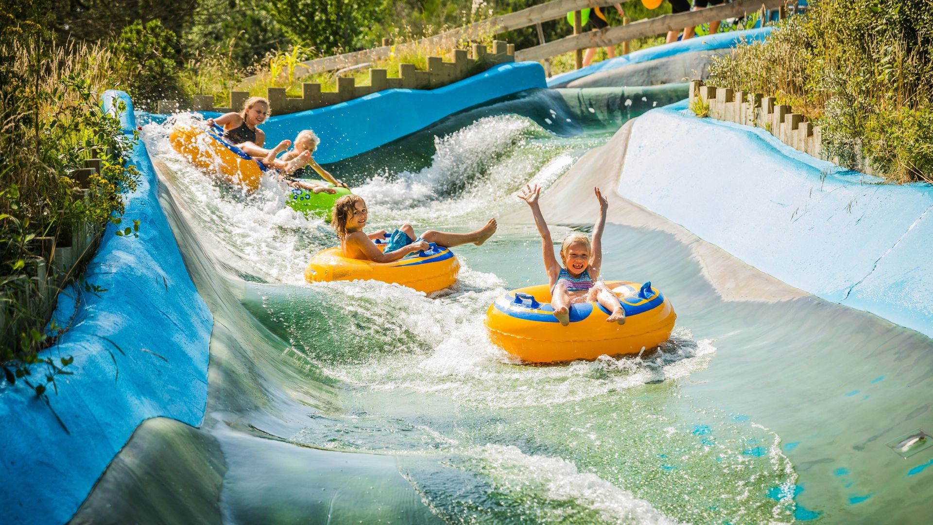 Aquaparken i Fårup Sommerland er til sæsonen 2024 blevet kraftigt opgraderet. Blandt andet med Danmarks højeste og længste vandrutsjebaner. (PR-foto)