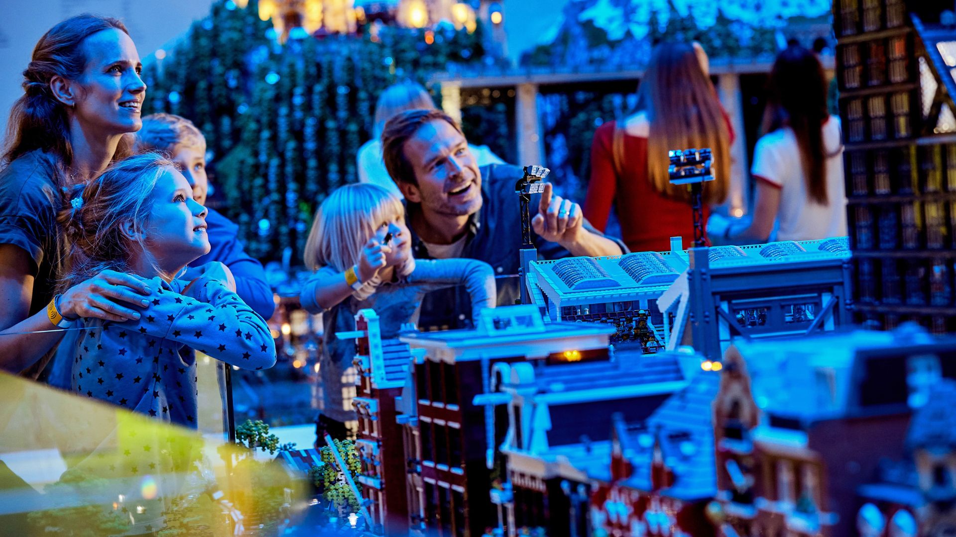 Attraktionerne i Foreningen Legoland Billund Resort får snart en digital udgave af oplevelsespasset Be Happy. Målet er at få gæsterne til også at besøge de mindre attraktioner og blive længere på destinationen. (Arkivfoto: Lego House)