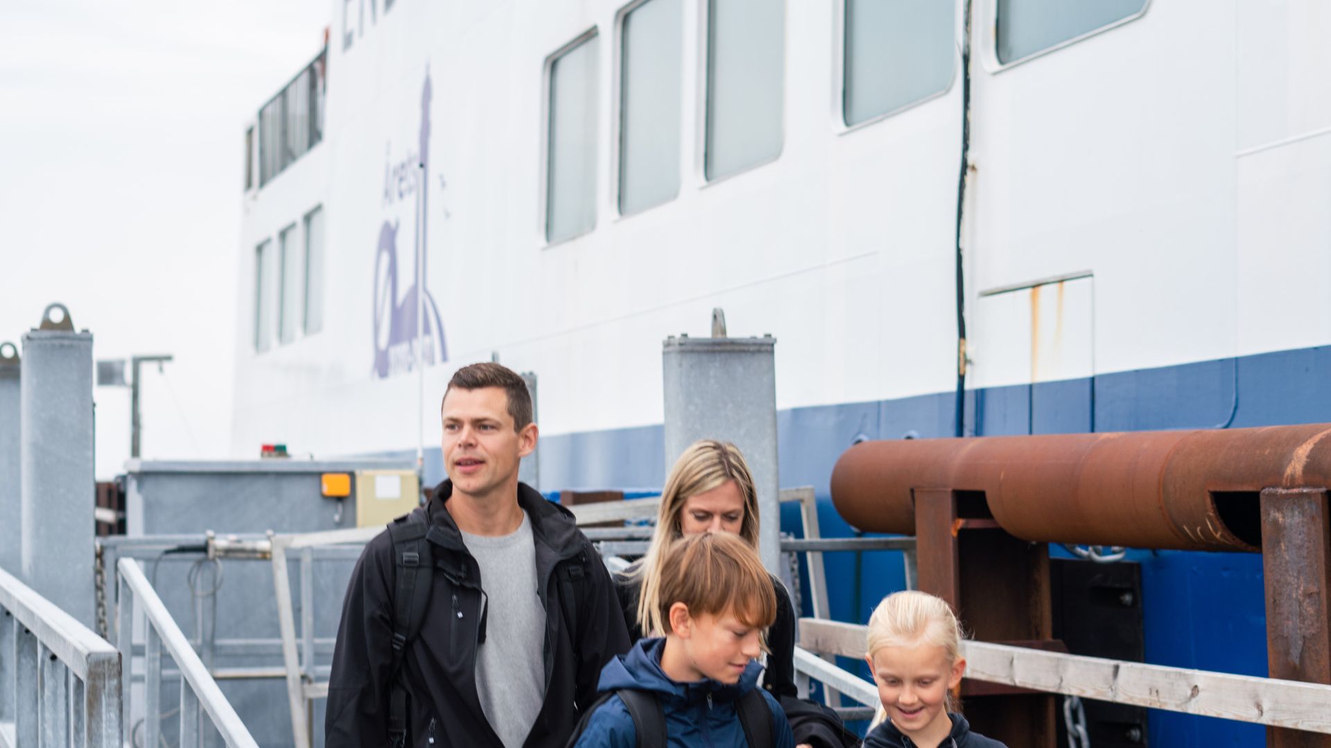 Med flere daglige afgange fra Snaptun havn er det let at komme til kanin-øen med Endelave-færgen. Foto: Destination Kystlandet/David Jervidal