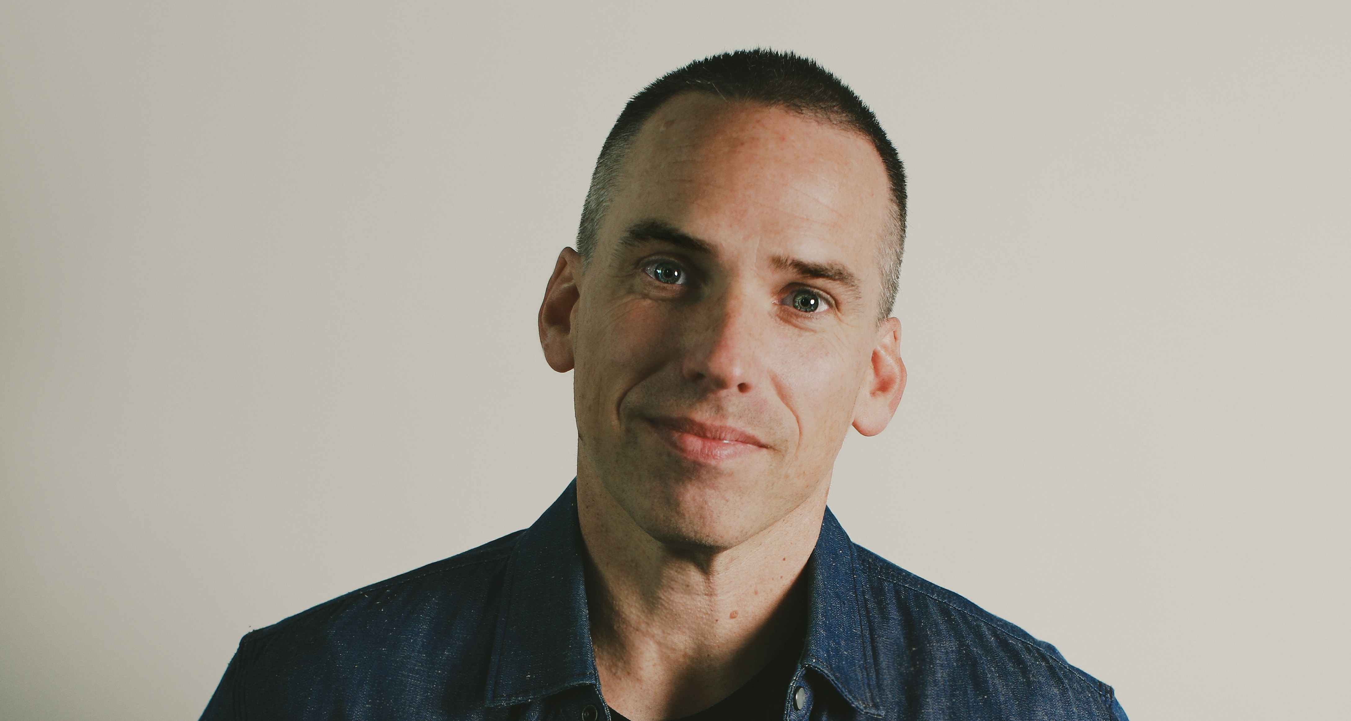 tiltrådte som direktør for Destination Bornholm i foråret. Som ny destinationschef vil han samle øens turismeaktører og skabe mere dialog og gennemsigtighed.